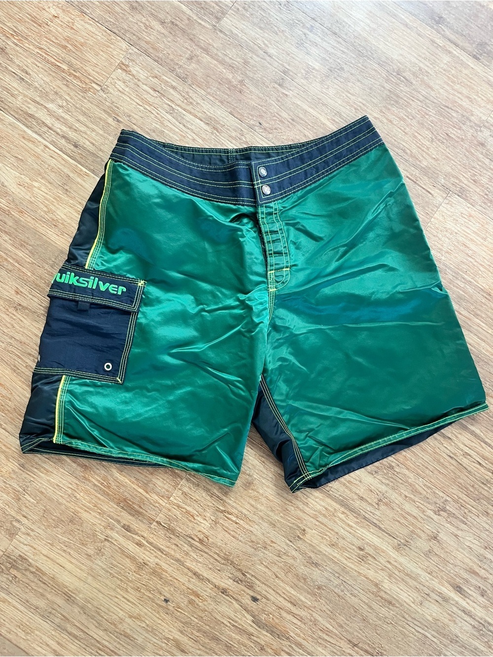 Vintage Quiksilver Board Shorts Sz 32 Green Black Surf Swim Y2K